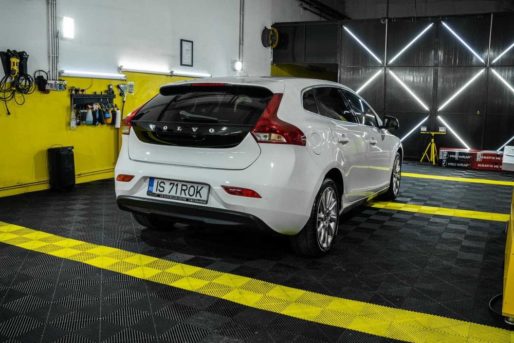 Volvo V40, 1.6 diesel, 115 CP, Rate 0% Avans
