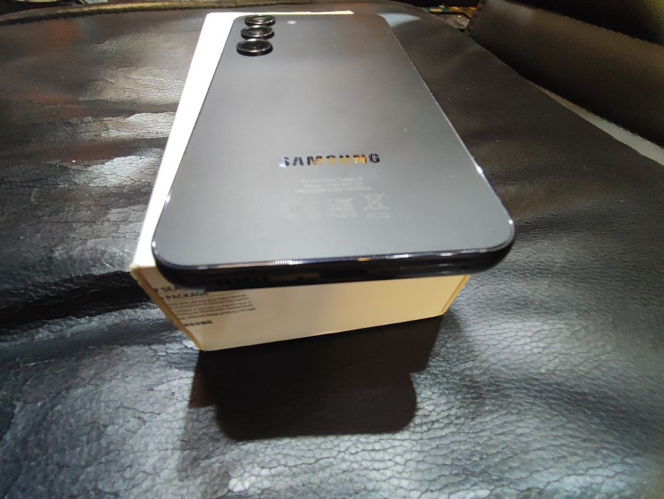 Samsung S23 128gb нов silver