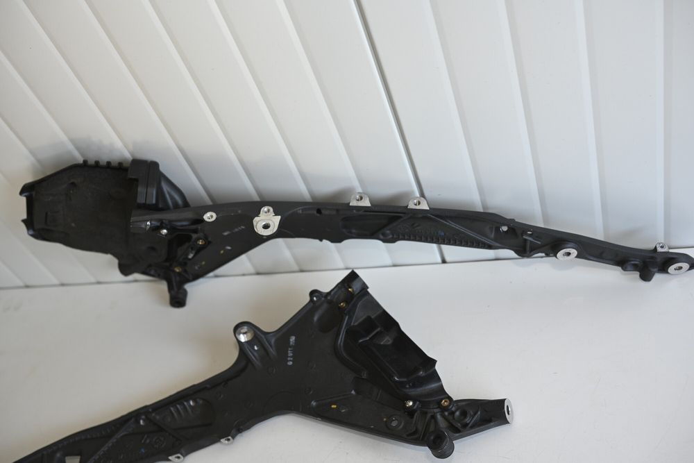 Ducati Panigale V4 Cadru codita spate set stanga dreapta