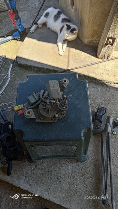 Пежо 306. От старата ми кола която вече не използвам .