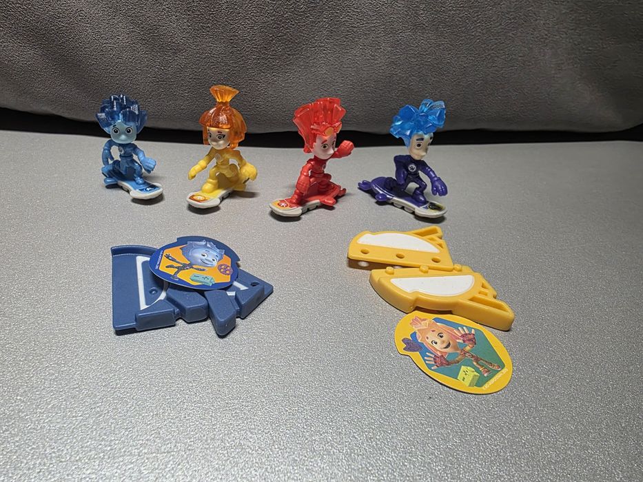 Продам фигурки Киндер сюрприз