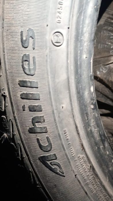 Продам резину 215/55/18