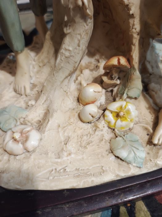 Страхотна Порцеланова Винтидж Настолна Лампа