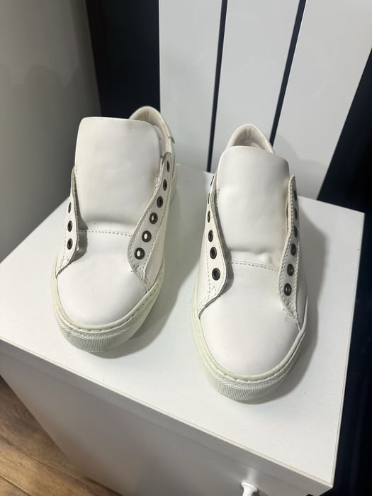 Tenesi Babista de piele