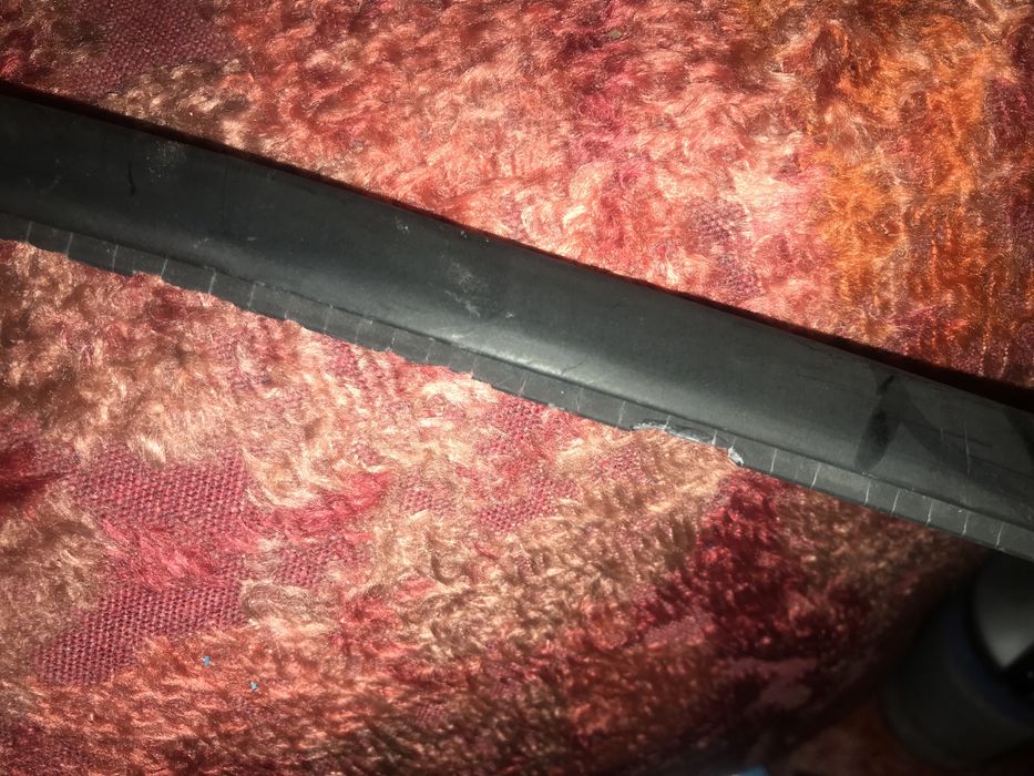 Молдинг крыши Авенсис