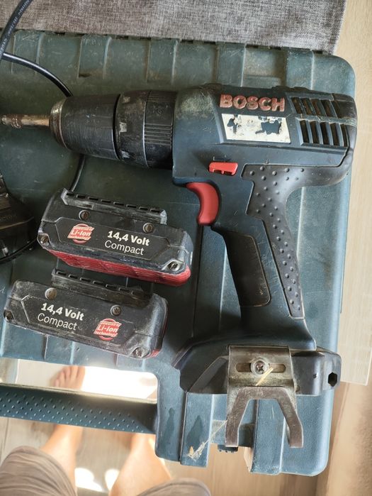 Продавам акумулаторен винтоверт BOSCH.