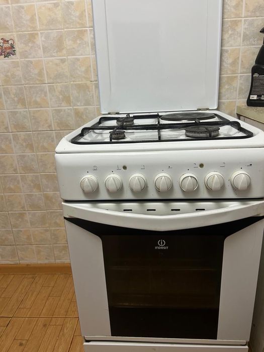 Продам электро плиту !