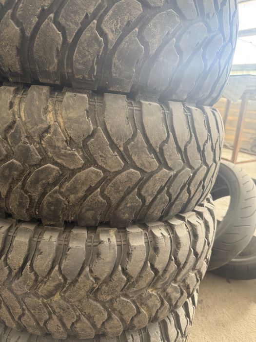 Гуми 31 / 10.5 / 15