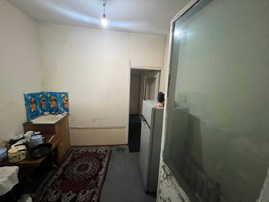 Продается квартира 1/9/9 рисовый базар