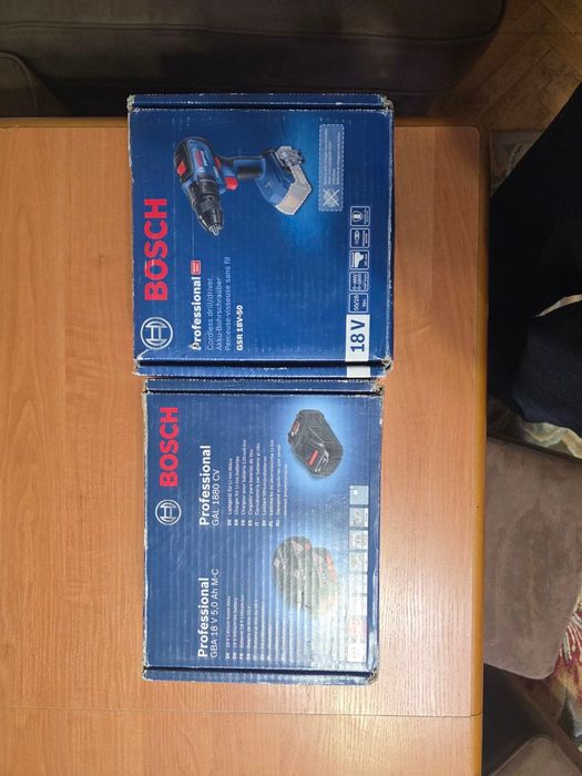 Винтоверт Bosch с две батерии и зарядно