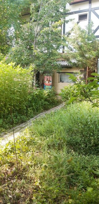 Продаётся дача 6 соток в ЧАРВАКЕ
Домик состоящи