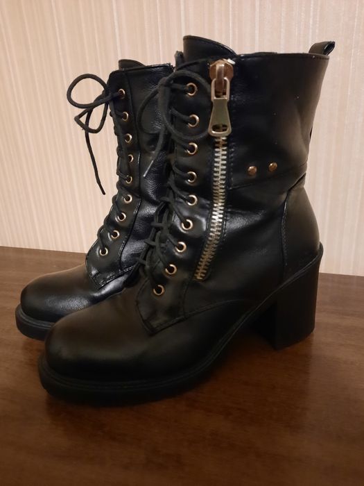 Боти от естествена кожа