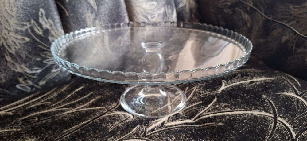 Чаши за уиски Pasabahce поставка за торта Pasabahce и чаши за вода