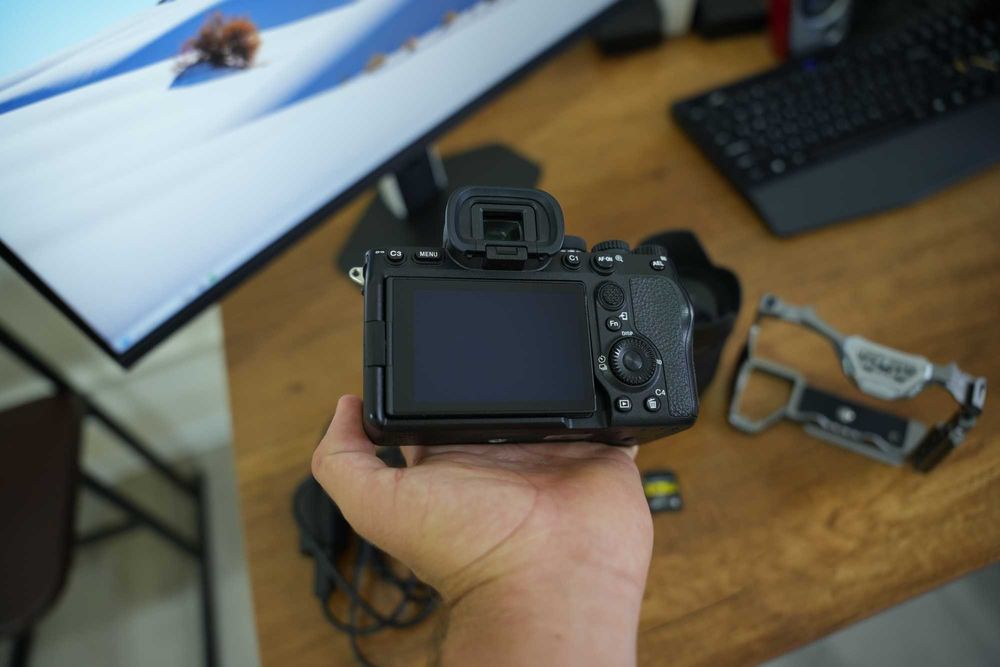 sony A7 4 kamera sotiladi , yangidek