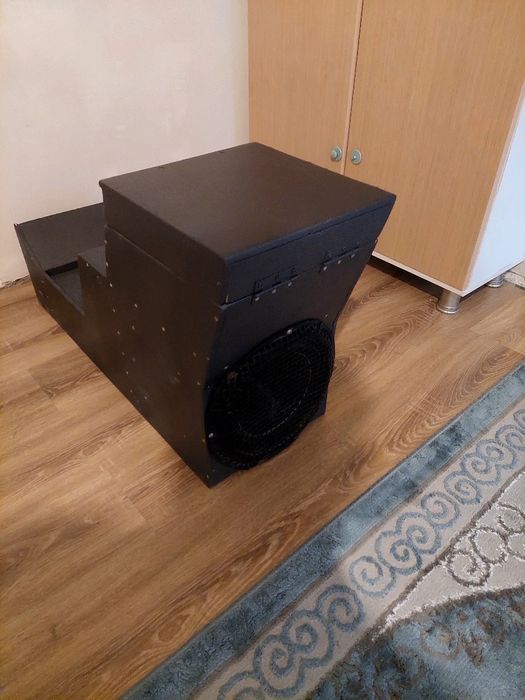 Подлокотник на Митсубиси Делику булку