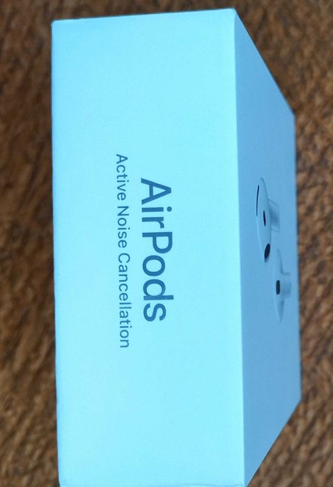 Продавам безжични телефонни слушалки AirPods 4 (ANC) на Apple