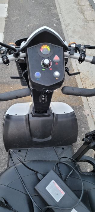 Carucior electric scuter electric scaun electric pentru persoane cu dizabilitate! Este ca nou an 2021!