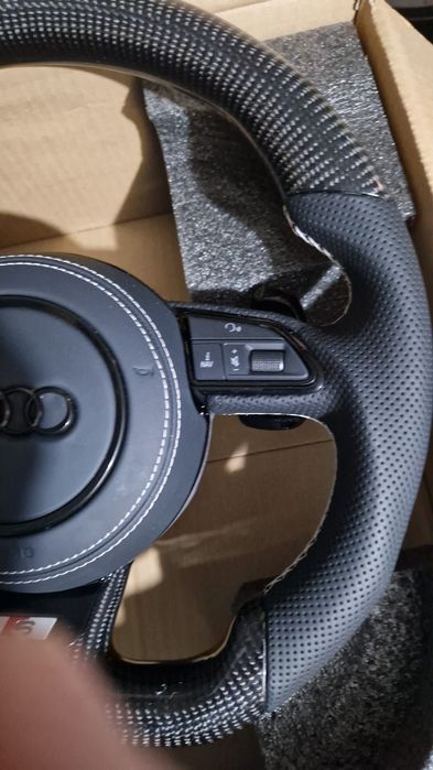 Volan CARBON  NOU AUDI A3,A4 ,A5,A 6 , A7,A8 ...si Q