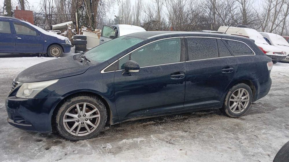 Dezmembrez Toyota Avensis 2.0 Diesel Euro 5 Din 2011 - 1AD-FTV