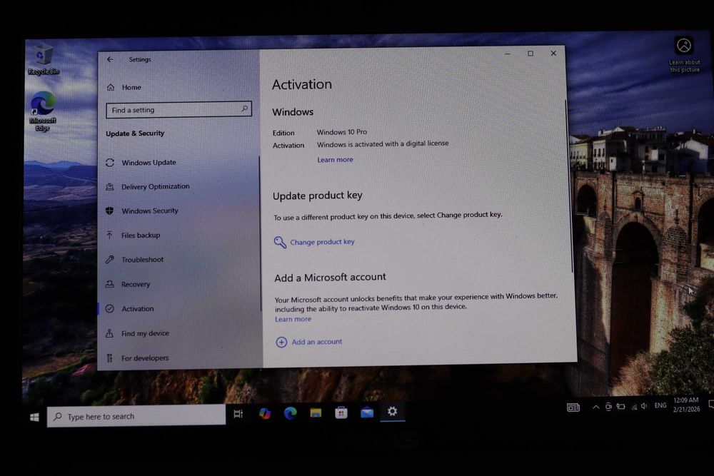 Лаптоп Asus X552L с лицензирана Windows 10 Pro ОС