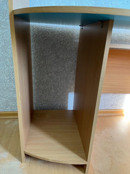 Продаю компьютерный стол