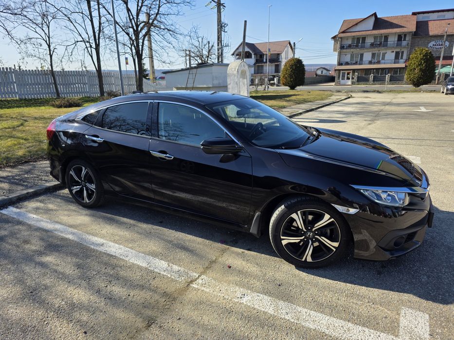 Honda Civic Sedan 10th 4D 1.5T MT Elegance