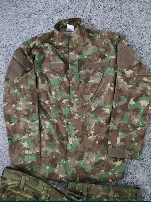 Ținută militară!