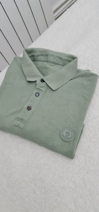 Tricou Moncler          .