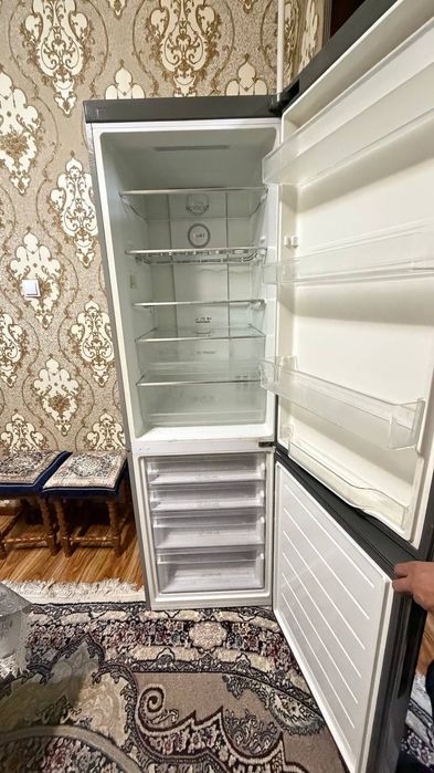 Срочно продается холодильник Haier