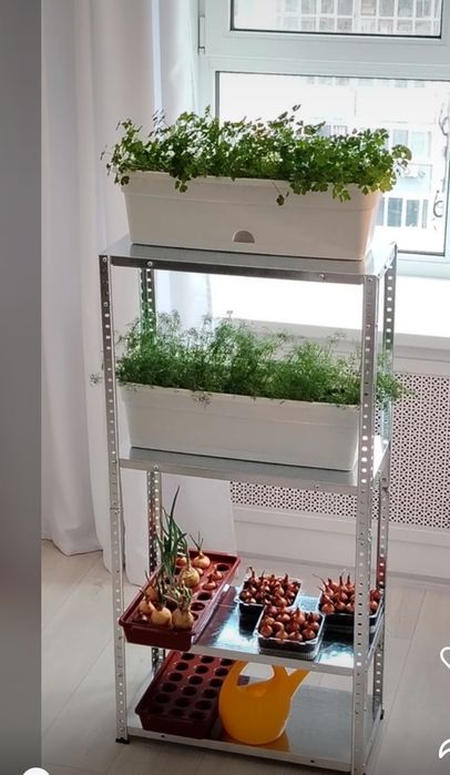 Продам Новые стеллажи