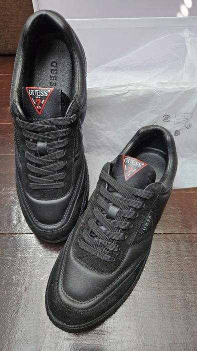 Сникърси, спортни обувки Guess