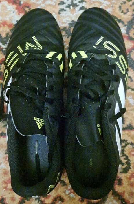 Adidasi fotbal Messi