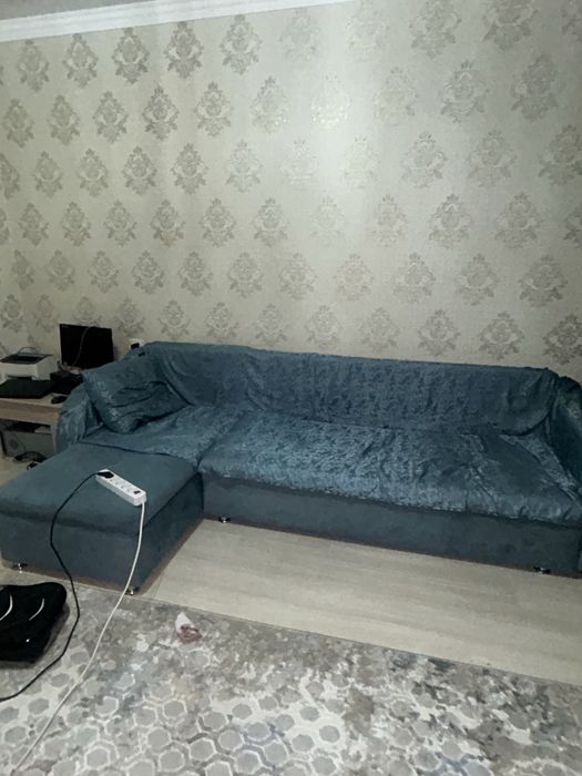 Продам диван в хорошем состояние