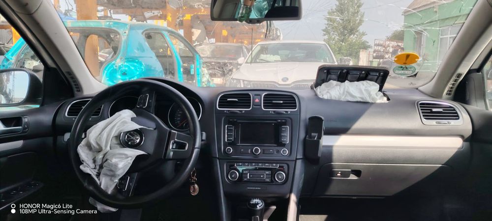 Dezmembrez Volkswagen Golf - 6 (2008 - 2015), 1.6 tdi, manual, CAYC, LHW