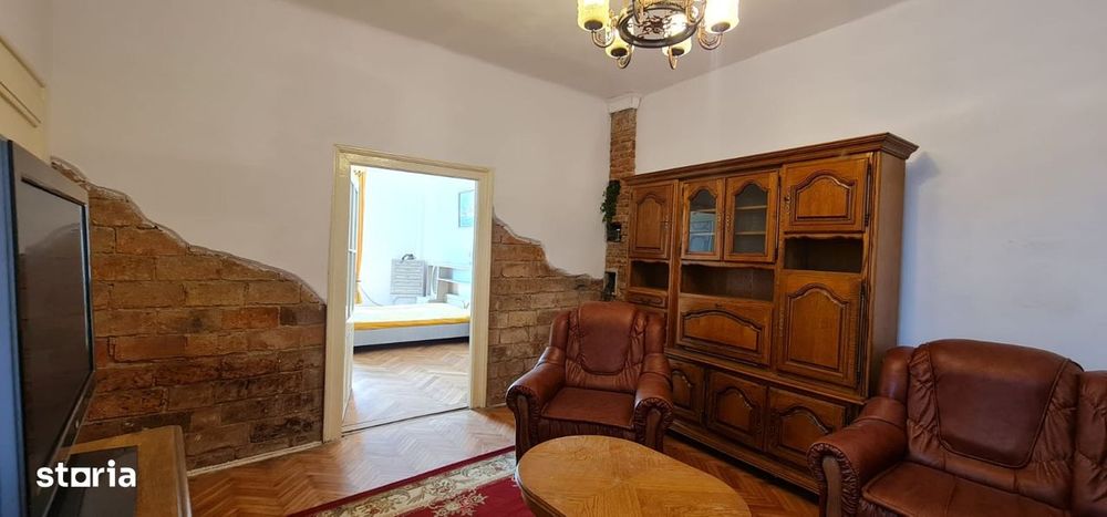 Vand apartament la casa , 2 camere , zona centrala