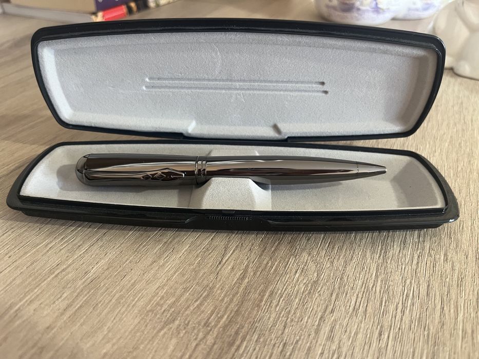 Химикалка - черен цвят