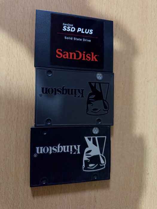 Ssd kingston si Sandisk 500gb, stare perfecta, viata 100%