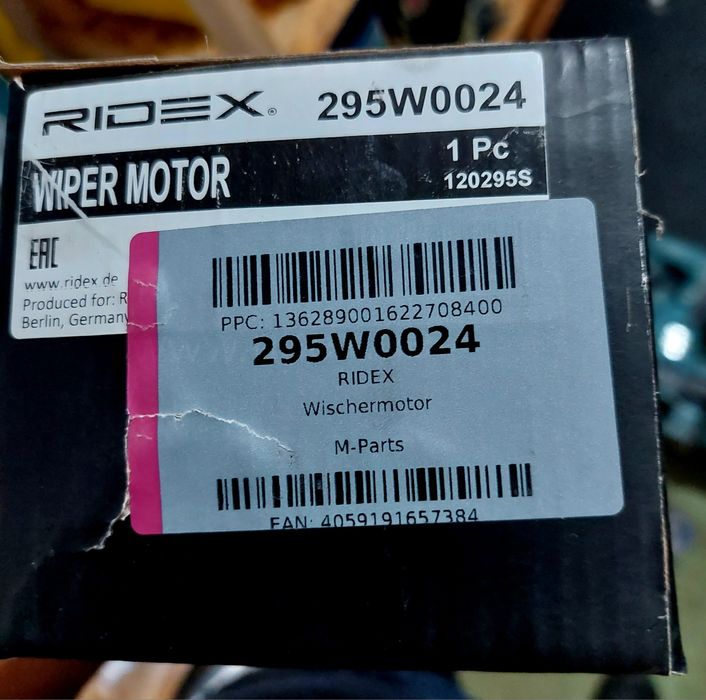 Vând motor ștergătoare