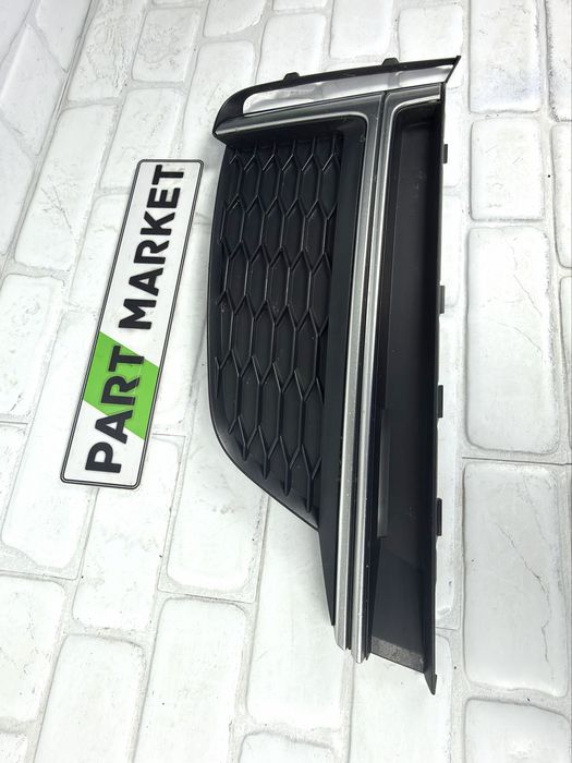 Лява решетка AUDI S5 F5 8W6807681K