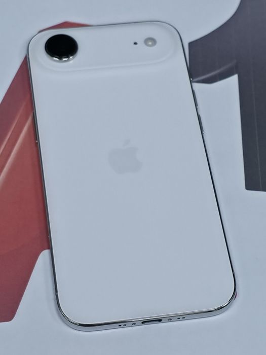 КАТО НОВ 256GB iPhone 17 Air Гаранция от A1 до 2028г. Cloud White | Бял