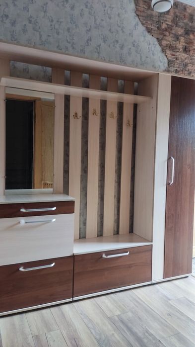 Продам Прихожую б/у