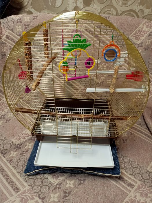 Срочно продам клетку для попугаев 23000(торг)