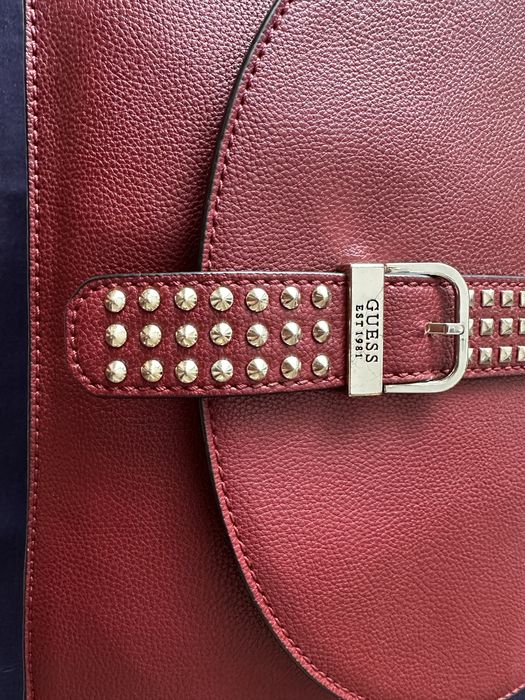 Дамска чанта Guess