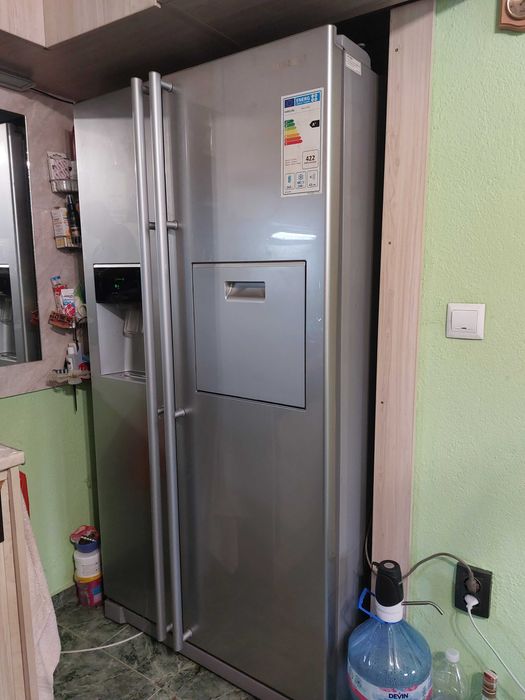 Двукрилен хладилник Samsung RSA1ZTPE