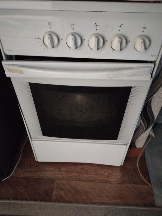 Продам газовую плиту