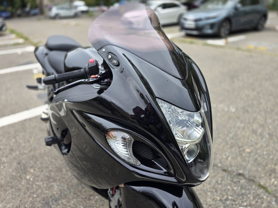 Suzuki Hayabusa GSX1300R din 2008 32.500 km și accesorii de 1000 € la doar 7500 €