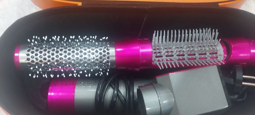 Срочно продам дайсон новый.