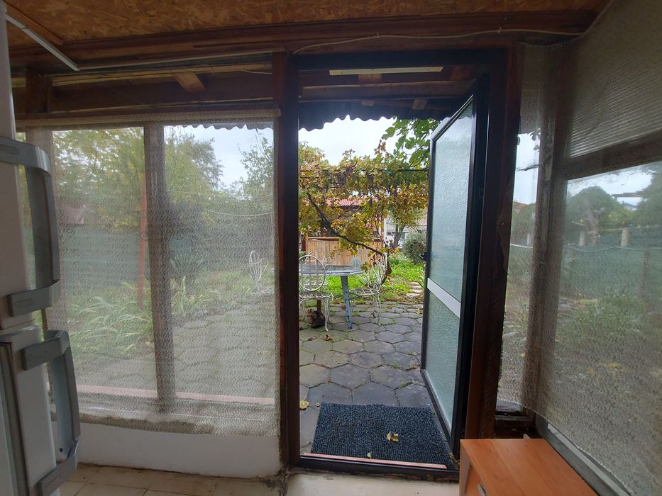 Дава се под наем Едностаен апартамент в Варна, м-т Траката - 25 кв.м за 204 € - Снимка #6