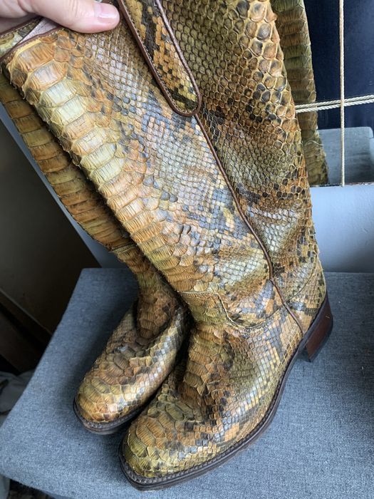 Cizme piele de sarpe python 275 lei