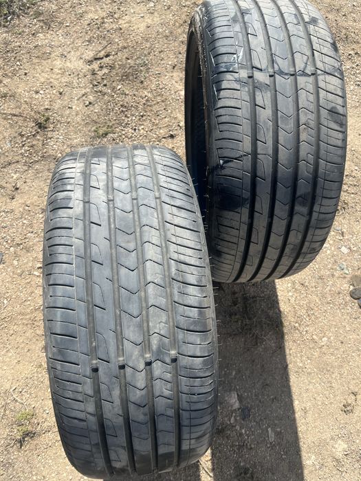 Продам два летних баллона  почти новые. Размер 235 40 r17